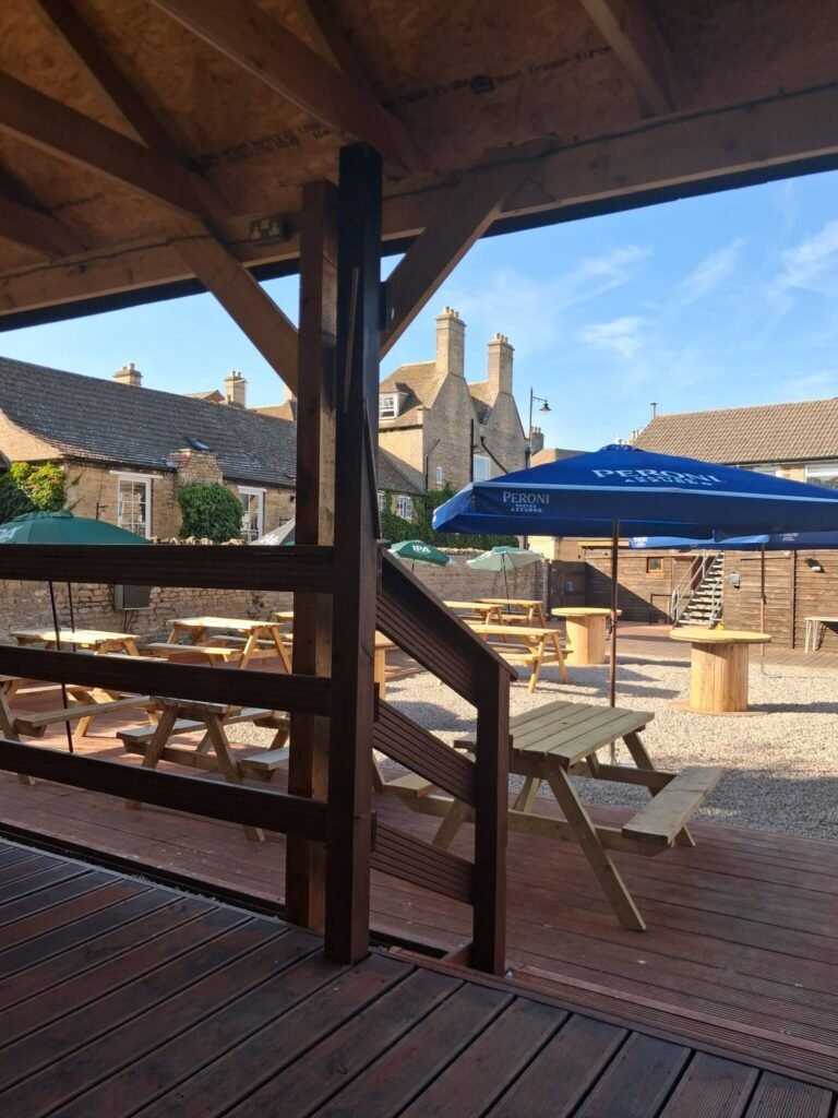 Riverside Pub & Grill premises photo 2